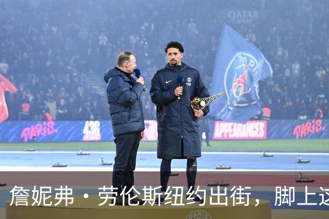 詹妮弗·劳伦斯纽约出街,脚上这双60美元Vans被扒出来了